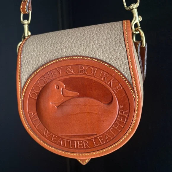 Vintage Dooney and Bourke Awl Taupe Leather Big Duck Crossbody Bag - Picture 3 of 16